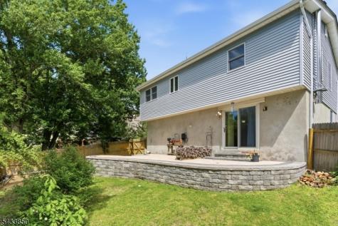 150 Rollins Trail Hopatcong NJ 07843