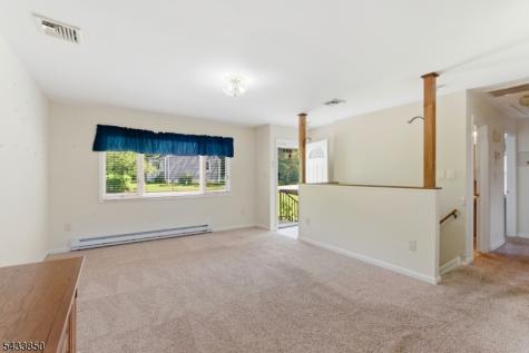 150 Rollins Trail Hopatcong NJ 07843