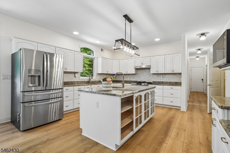 14 Eagle Drive Raritan NJ 08551