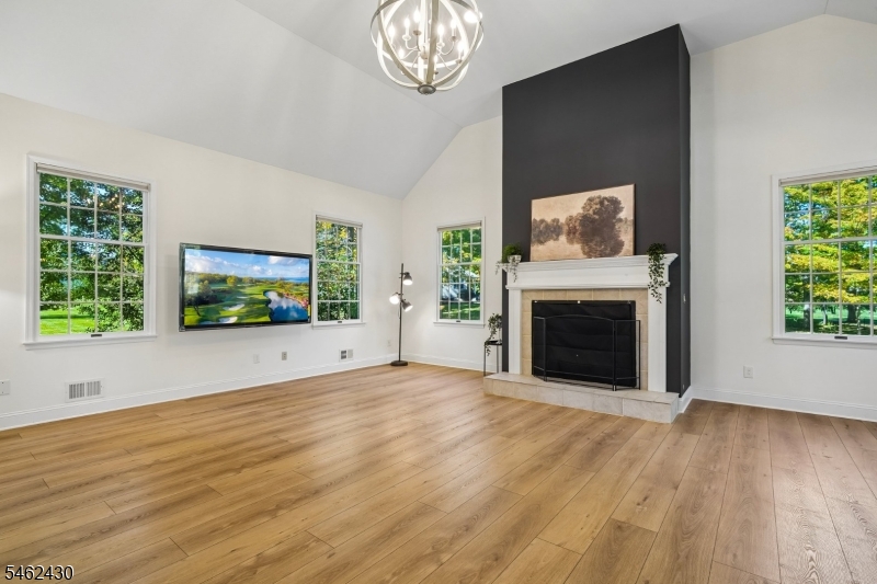 14 Eagle Drive Raritan NJ 08551