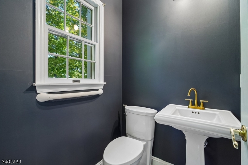 14 Eagle Drive Raritan NJ 08551