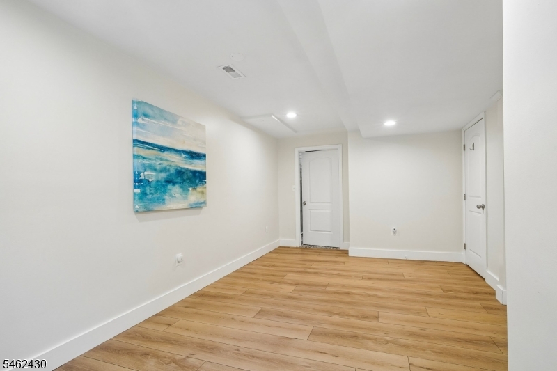 14 Eagle Drive Raritan NJ 08551