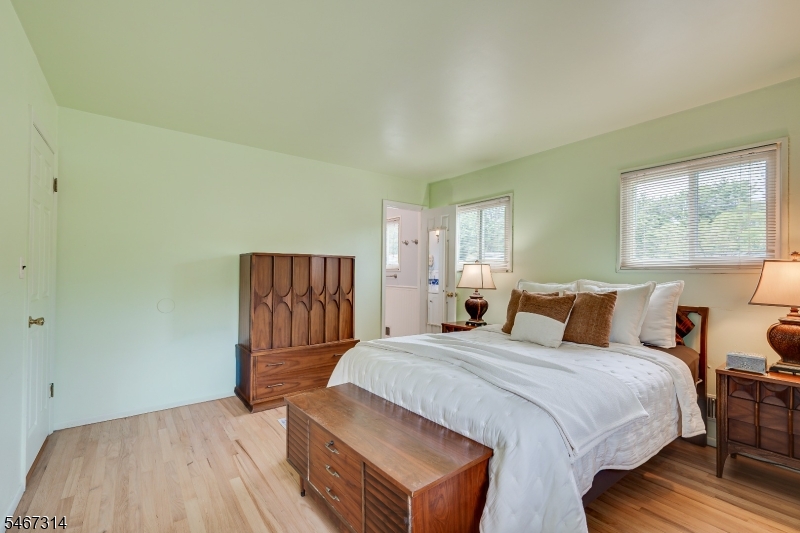 72 Stephenville Parkway Edison NJ 08820