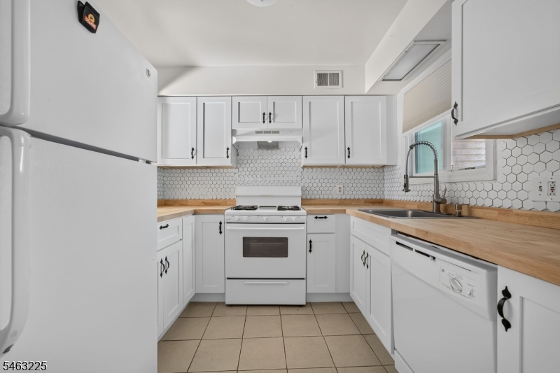233 Spruce Court Raritan NJ 08822