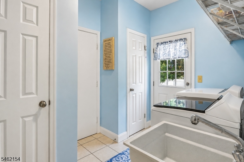 33 Hughey Lane Hillsborough NJ 08844