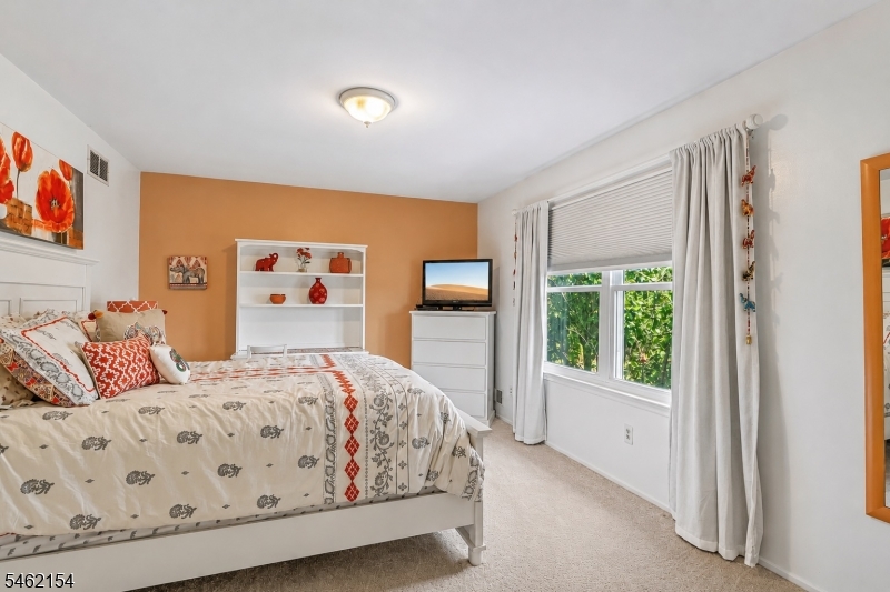 33 Hughey Lane Hillsborough NJ 08844