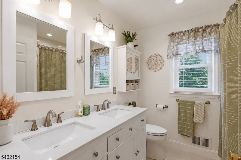 33 Hughey Lane Hillsborough NJ 08844