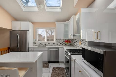 81 Hastings Avenue Nutley NJ 07110