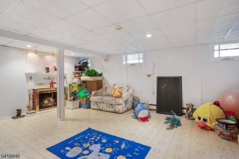 81 Hastings Avenue Nutley NJ 07110