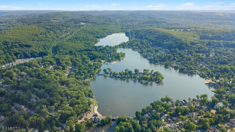 19 Cliffside Trail Denville NJ 07834