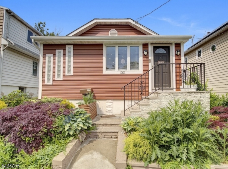 1507 Hiawatha Avenue Hillside NJ 07205