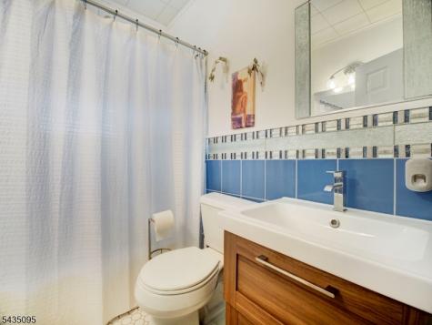 1507 Hiawatha Avenue Hillside NJ 07205