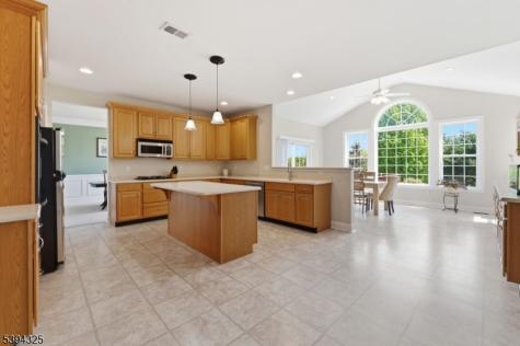 23 Crestview Drive Clinton NJ 08809
