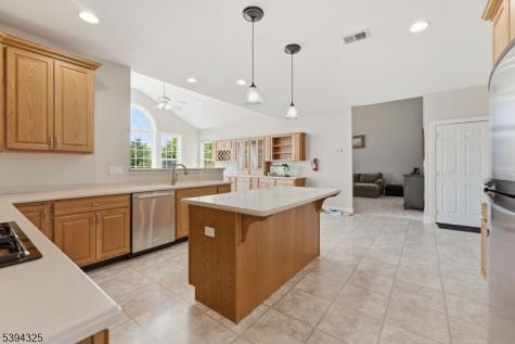 23 Crestview Drive Clinton NJ 08809