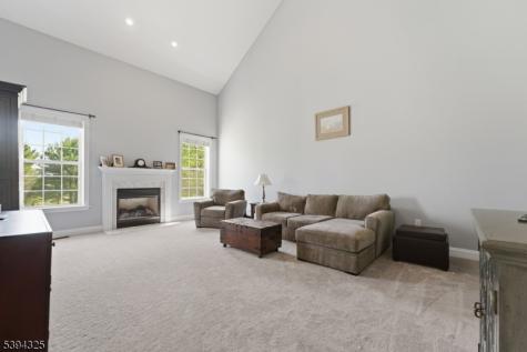 23 Crestview Drive Clinton NJ 08809