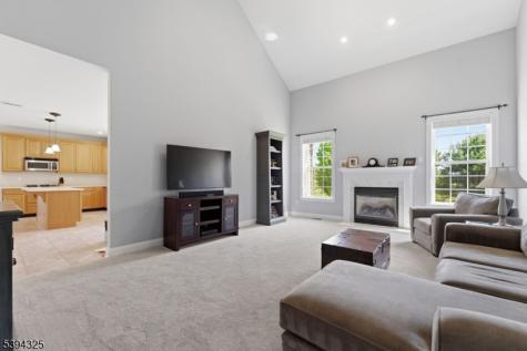 23 Crestview Drive Clinton NJ 08809