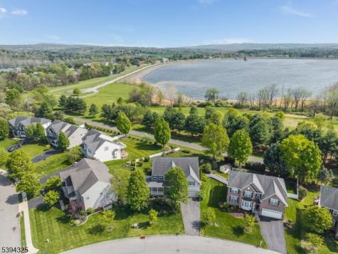 23 Crestview Drive Clinton NJ 08809