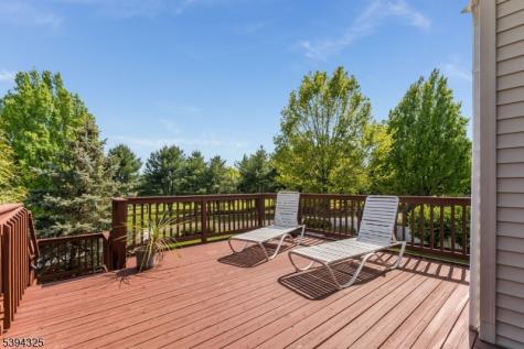 23 Crestview Drive Clinton NJ 08809
