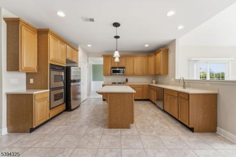 23 Crestview Drive Clinton NJ 08809