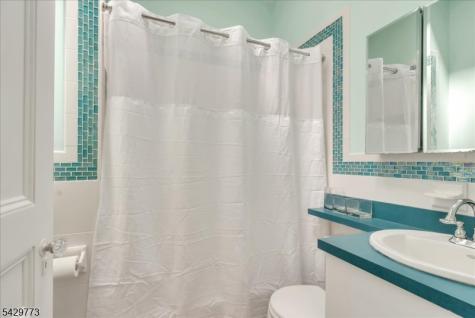 116 Park Avenue Newark NJ 07104