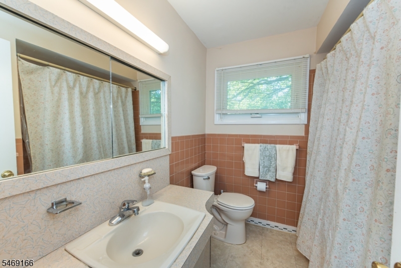 912 Colfax Avenue Pompton Lakes NJ 07442