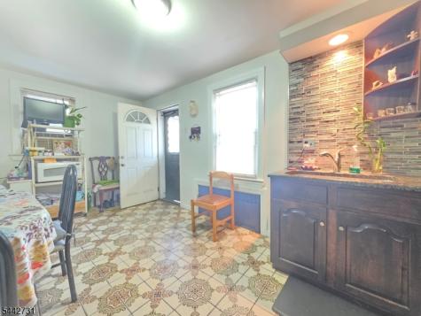 805 4TH Avenue Elizabeth NJ 07202