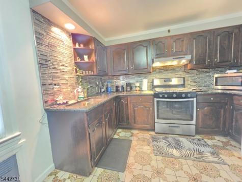805 4TH Avenue Elizabeth NJ 07202