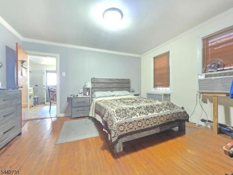 805 4TH Avenue Elizabeth NJ 07202