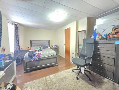 805 4TH Avenue Elizabeth NJ 07202