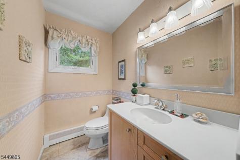 34 Cavell Place West Caldwell NJ 07006
