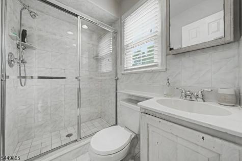 34 Cavell Place West Caldwell NJ 07006