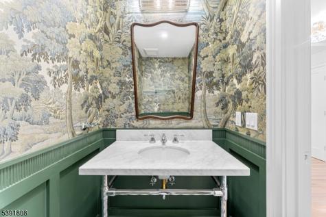 357 E Glen Avenue Ridgewood Village NJ 07450