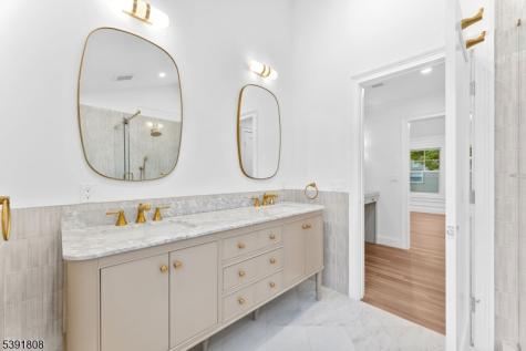 357 E Glen Avenue Ridgewood Village NJ 07450