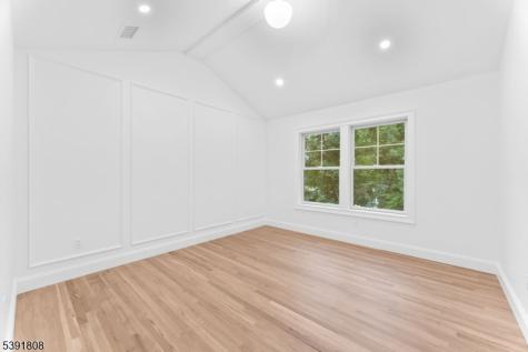 357 E Glen Avenue Ridgewood Village NJ 07450