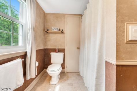 2 Sloan Lane Lebanon NJ 08833
