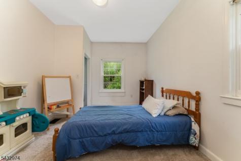 2 Sloan Lane Lebanon NJ 08833