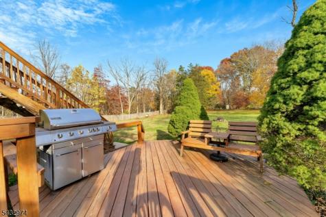 2 Sloan Lane Lebanon NJ 08833