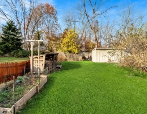 2 Sloan Lane Lebanon NJ 08833