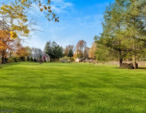 2 Sloan Lane Lebanon NJ 08833