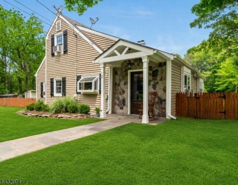 2 Sloan Lane Lebanon NJ 08833