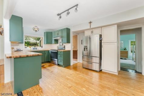 2 Sloan Lane Lebanon NJ 08833