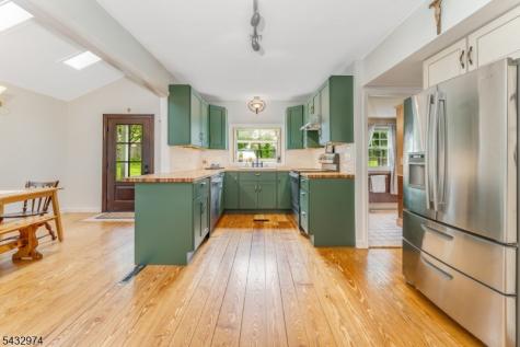 2 Sloan Lane Lebanon NJ 08833