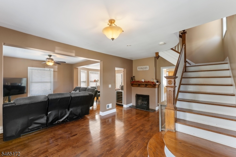 20 Hillside Road Elizabeth NJ 07208