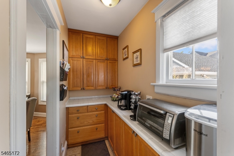 20 Hillside Road Elizabeth NJ 07208