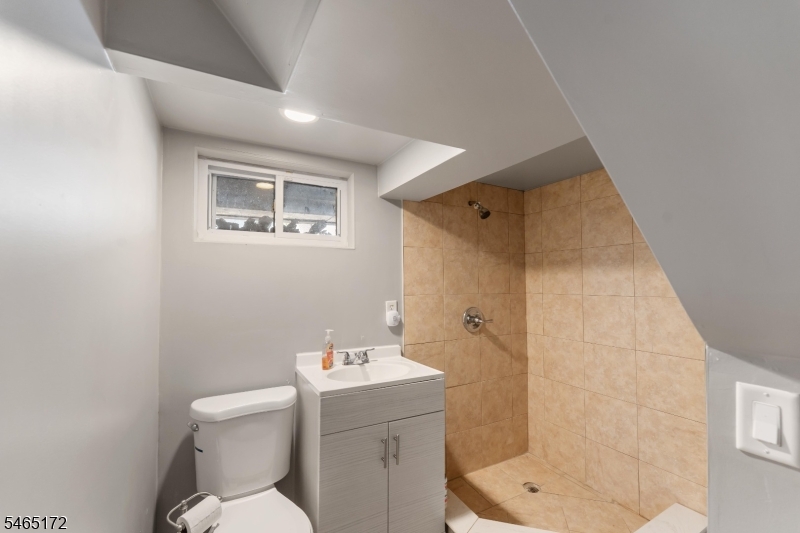 20 Hillside Road Elizabeth NJ 07208