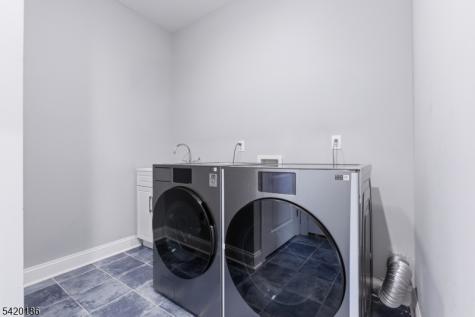 11 Bluffs Court Hamburg NJ 07419