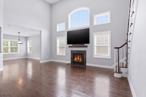 11 Bluffs Court Hamburg NJ 07419