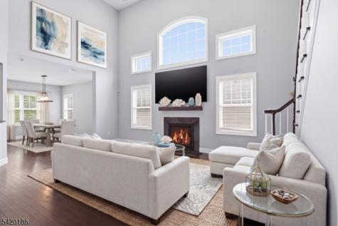 11 Bluffs Court Hamburg NJ 07419