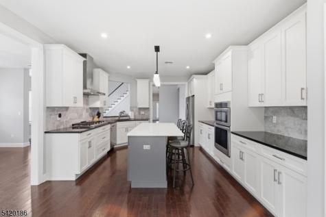 11 Bluffs Court Hamburg NJ 07419