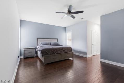 11 Bluffs Court Hamburg NJ 07419